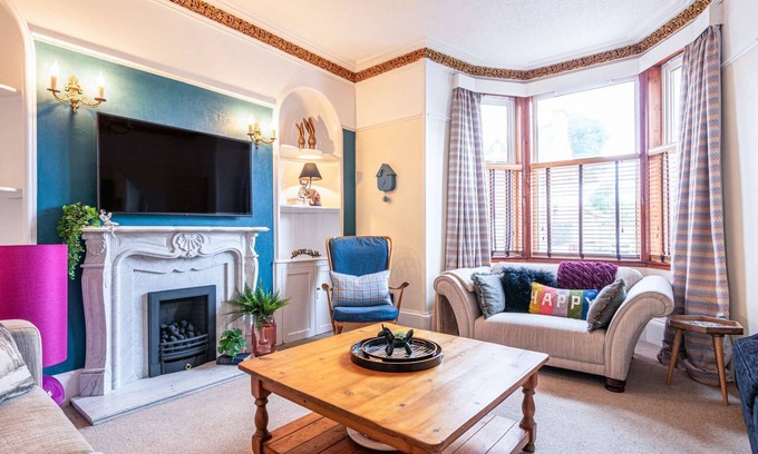 Inverness City Centre House | Lachies Townhouse, Inverness