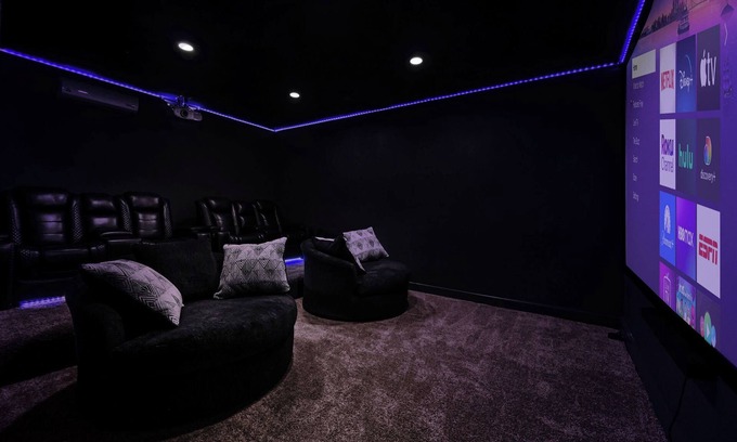 Southside House | Lackland Private Movie Theater Retreat!