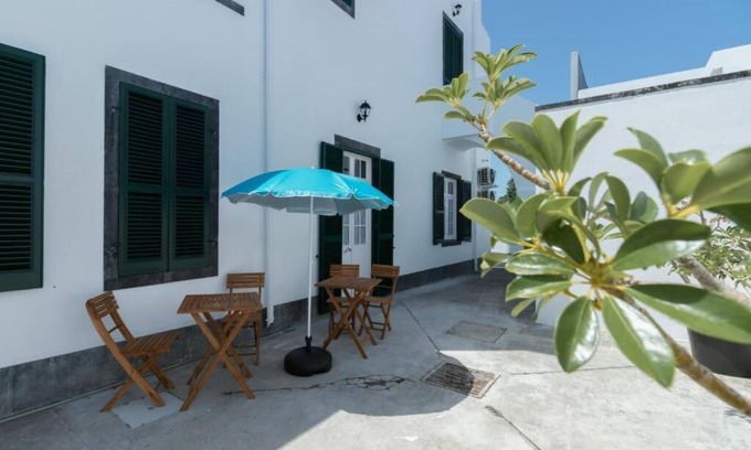 Lagoa Bed & Breakfast | Lagoa Hostel & Suites