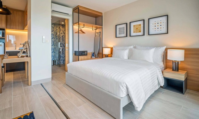 Laguna Condo | Laguna Lakeside Residences 1BR B3 Lake side