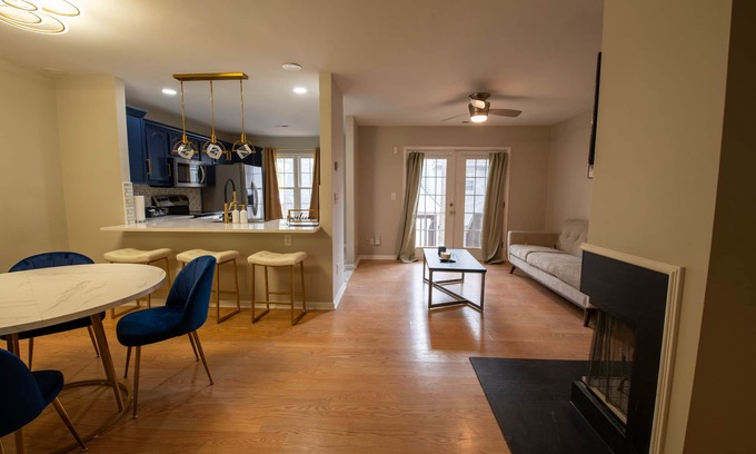 Prosperity Church Road House | Laid in Luxury 2BR Garage CLT