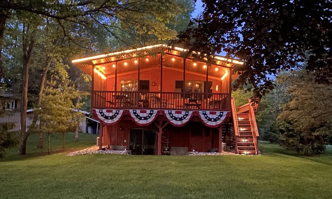 Nekoosa Cabin | Lake Cabin Year Round. Close to Sand Valley Golf Course.
