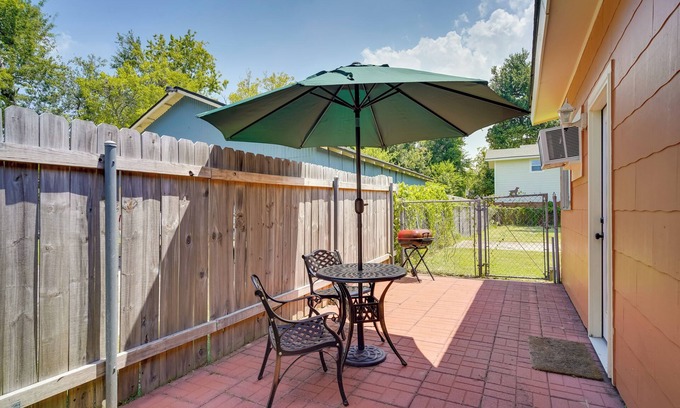 Lake Charles Apartment | Lake Charles Vacation Rental w/Private Patio!