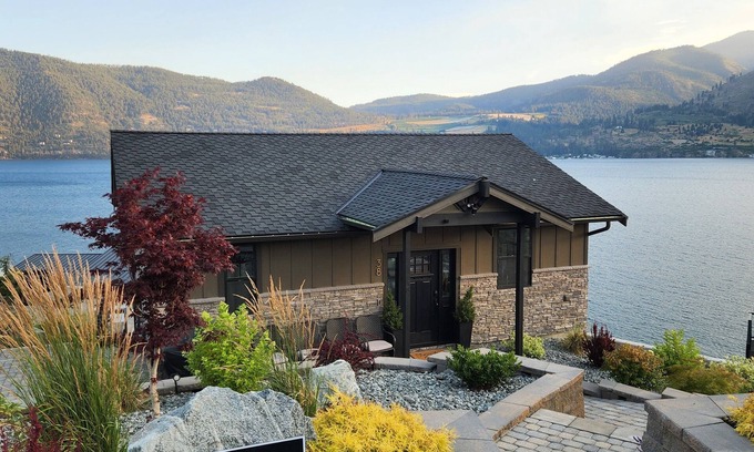 Manson House | Lake Chelan view home 1-bedroom in Manson with AC