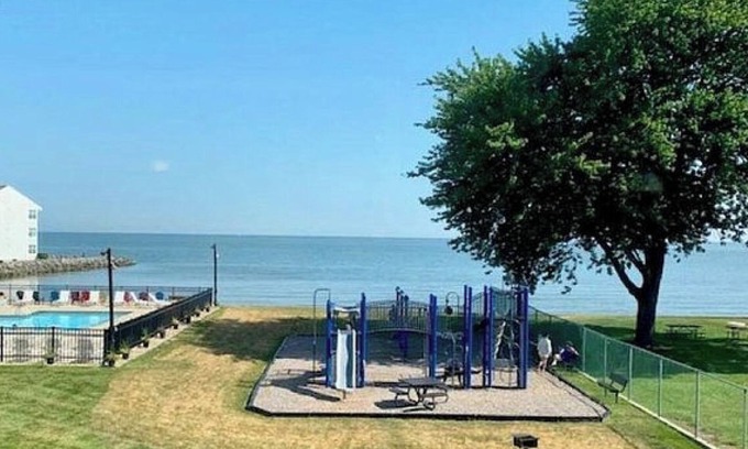 Port Clinton Condo | Lake Erie Waterfront Condo with Pool and Beach - Welcome to Our Nest