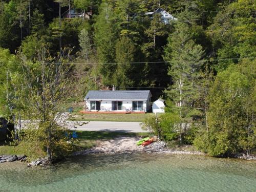 Lake Township House | Lake Escape - Private Lakefront With Kayaks!