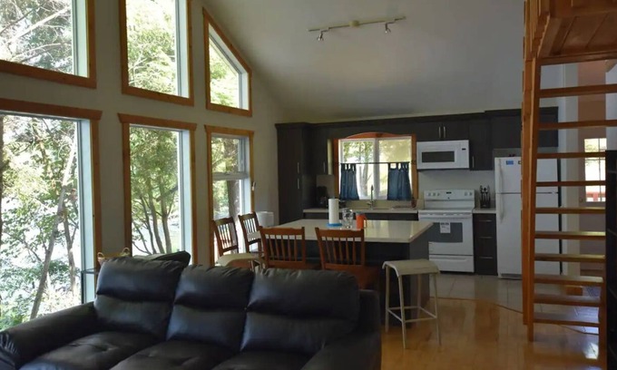 Torrance Cottage | Lake Front Cottage