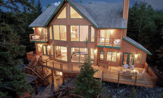 Fallis Cottage | Lake Front Cottage For Family On A Private, Quiet Beach