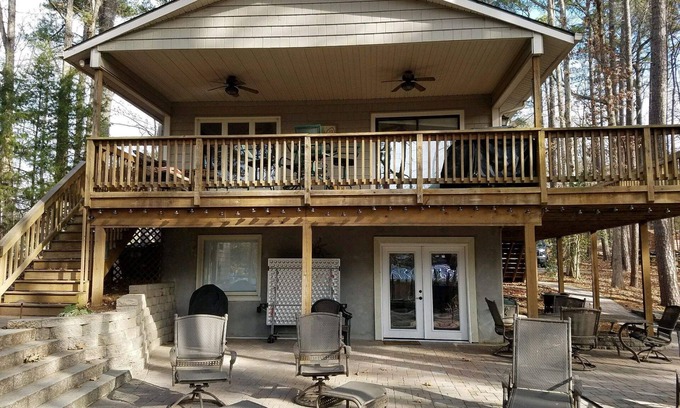 Quail Ridge House | Lake Front Cozy cottage