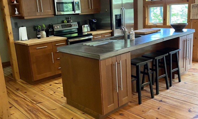 Tay Valley House | Lake Front Forest Cottage