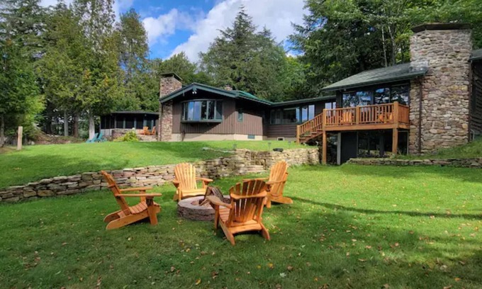 Saranac Lake House | Lake front, Lake view, Woods, Dock, Privacy, Pet-Friendly, Sleeps 8