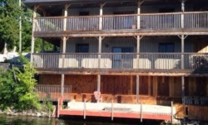 Frontenac House | Lake Front Residence Directly on the Water