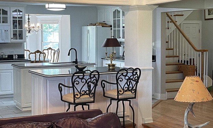 Alden House | Lake Geneva Area Estate -- great for families and entertaining!