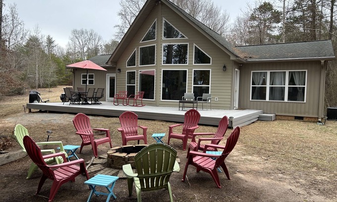 Westminster House | Lake Hartwell on McKinney Point, near Clemson!