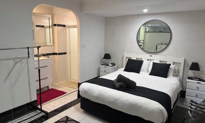 Gorokan Apartment | Lake Haven Escape.90 minute drive north of Sydney, *Pet Friendly*