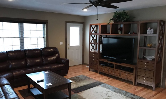 Lackawaxen House | Lake House in Ski Resort with Horseback Riding
