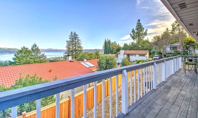 Kelseyville House | Lake house perched on a hill w/views & w/SUP's kayaks & E-Bikes & pool