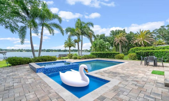 Southwest Orlando Apartment | Lake House + Pool, Dock, Walk to Universal Studios