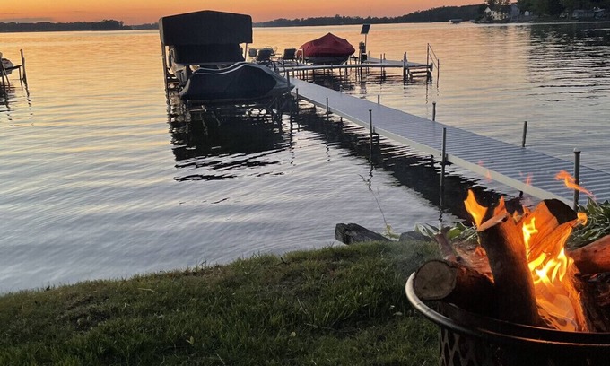 Bradley House | Lake House Retreat/Weekend Get Away