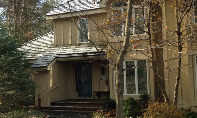 Pocono Pines House | Lake House with 6 FREE Pool Passes Included!