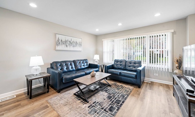 Lake in the Hills House | Lake In The Hills FHS Rental