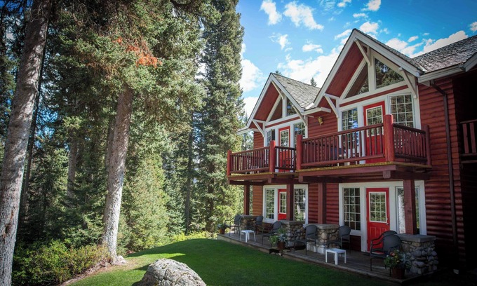 Lake Louise Cabin | Lake Louise 2-Bedroom Suite | Deck & Views