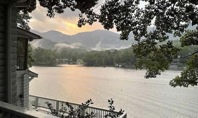 Lake Lure Cottage | Lake Lure cottage with pontoon boat!