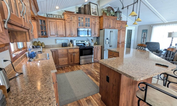 Watertown House | Lake Luxury home: Elegance,Comfort,Fishing,Hunting,Optional Pontoon/Jet ski rent