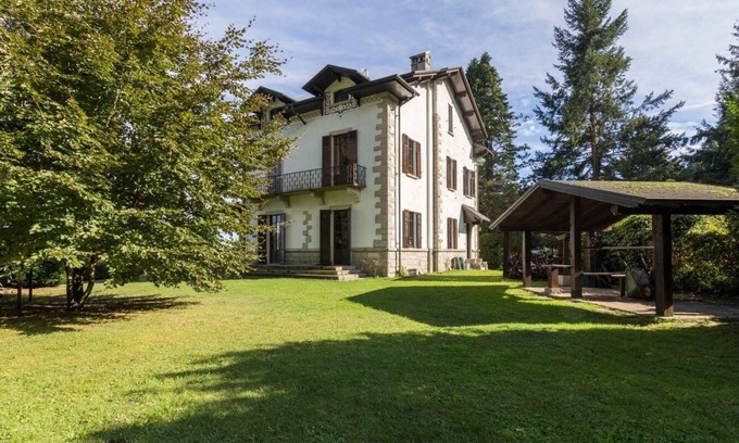 Stresa Villa | Lake Maggiore holiday rental, self catered rental Italian Lakes, Villa on Lake Maggiore for rent, holiday rental Italy