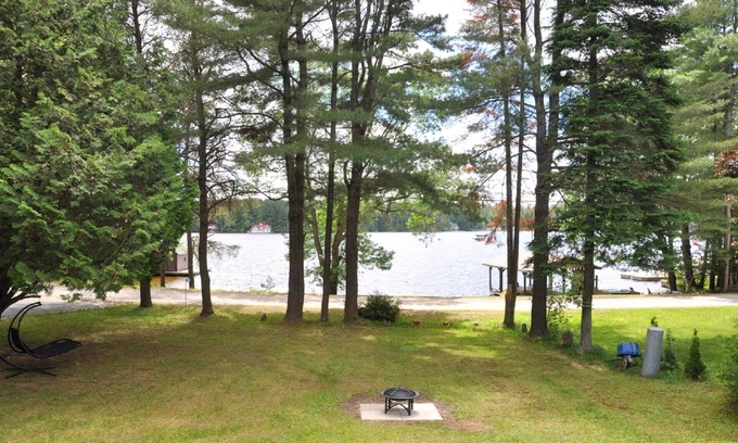 Bala House | Lake Muskoka Cottage with Sandy Beach
