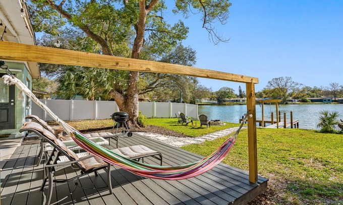 Tampa House | Lake Oasis—Private Suite, Ducks Visit Daily!