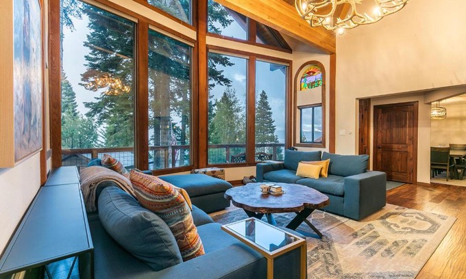 Lake Forest House | Lake of the Sky at Dollar Point - Stunning 4BR,4BA w Lake Views, Hot Tub and Pet-friendly
