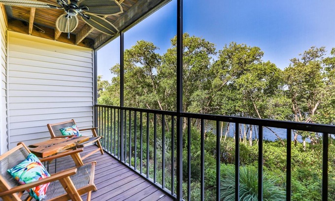 Sanibel Condo | LAKE PALMS 7 - Newly Updated Sanibel Condo Overlooking Lagoon