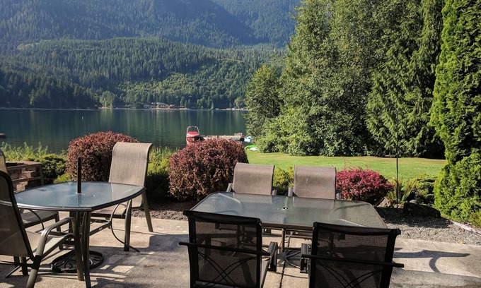 Port Angeles House | Lake Sutherland Home, Hot Tub, Private Dock, 2 Acres, Bunk House/Game Room!
