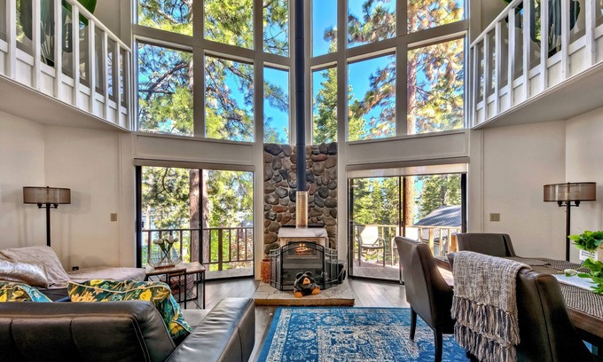 Lincoln Park House | Lake Tahoe a block from the Lake with hot tub and game room MV49