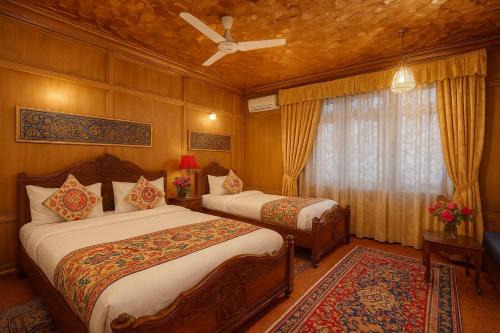 Dal Lake Bed & Breakfast | Lake Victoria Houseboats