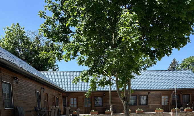 Mellensee Apartment | Lake view apartment direct water access up to 4 pers. - Restaurant am Wildpark