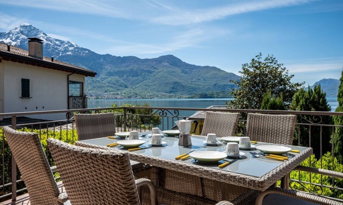 Gera Lario Apartment | Lake view apartment with balcony and parking - Larihome A25