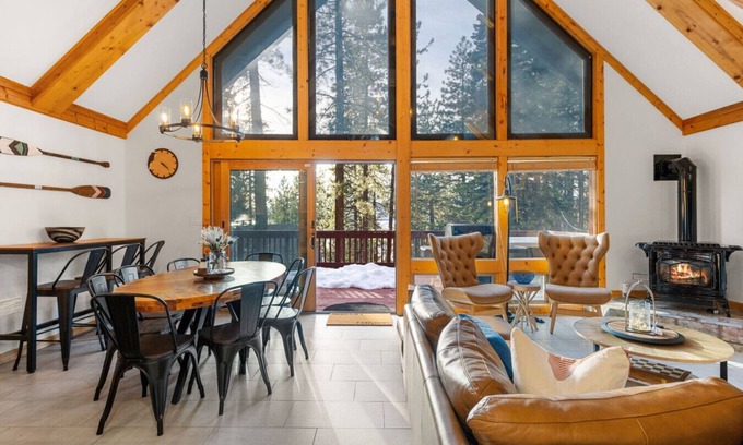 Brockway Apartment | Lake View Cabin Hot-Tub Bunk Room Close to Slopes