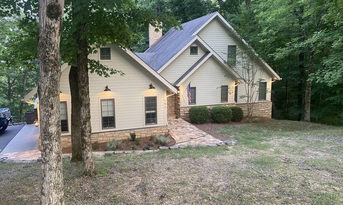 Scottsville House | LAKE VIEW GETAWAY: On Barren River Lake, Great for Groups, 2 Decks,