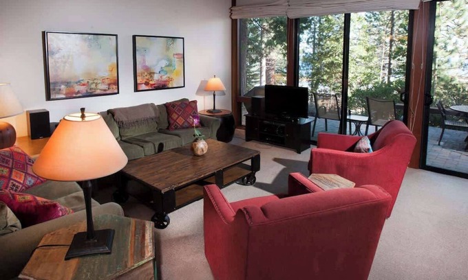 Tahoe Tavern House | Lake View|Pier|Bouys|Pickleball|Walk to town