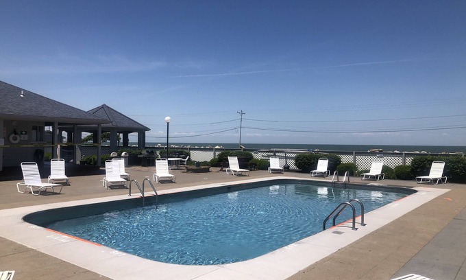 Port Clinton Condo | Lake View Relaxation - great location!