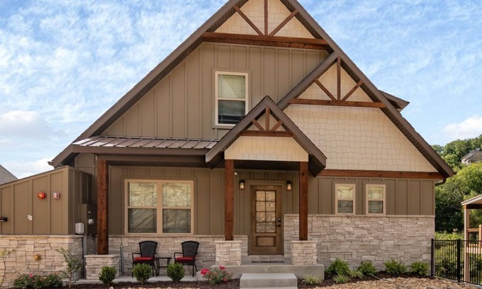 Table Rock House | Lake Views, Indoor/Outdoor Pools, FirePit