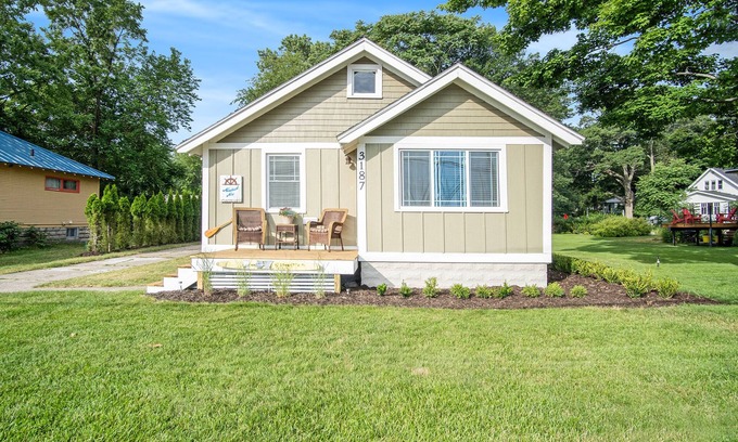 Beachwood-Bluffton House | Lake Views Near Beach CLEAN