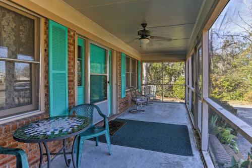 Lake Waccamaw House | Lake Waccamaw Home with Fenced Yard and Shared Pier!