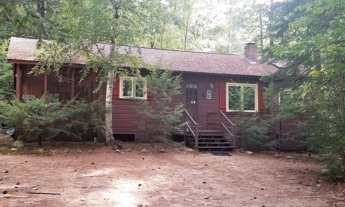 Moultonborough Cottage | Lake Winni beach cottage 3 bedrooms + den + 2 baths - use of small boats
