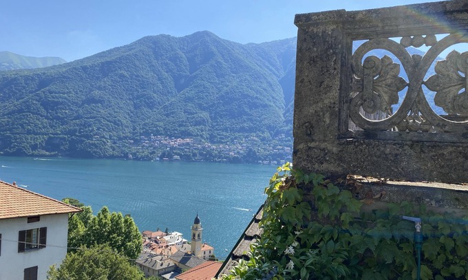 Laglio House | LakeComoAltana & rooftop lake view in an enchanted village.