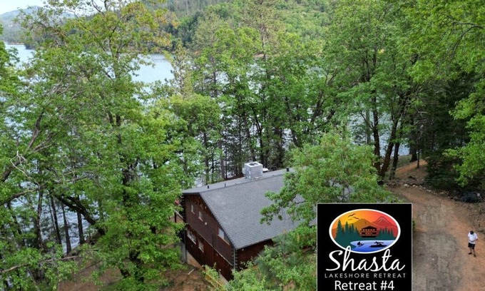 Lakehead Cabin | Lakefront #1 Cabin on Acre, Kayaks, Paddle Boards - Shasta Lakeshore Retreat #4