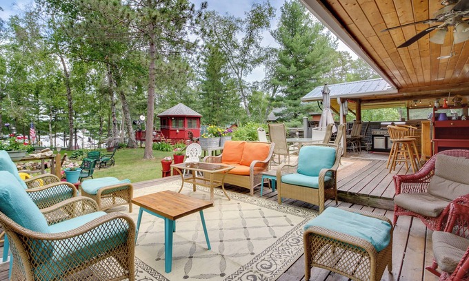 Longville Cabin | Lakefront Backus Cabin with Gazebo & Gas Grill!