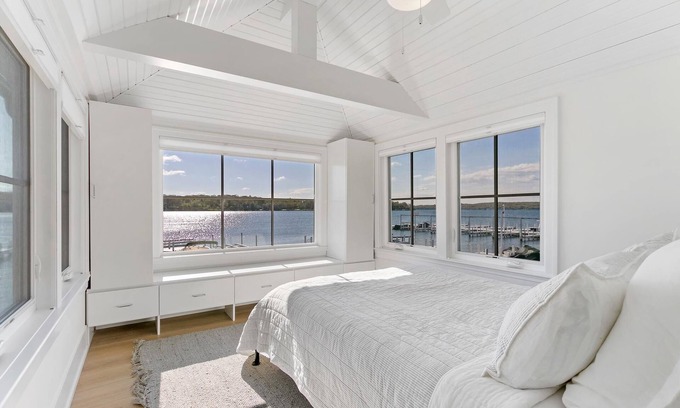 Williams Bay Cottage | Lakefront Beach Cottage with Boat Slip